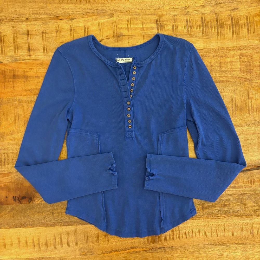 We The Free People Mareea Henley Top M Ribbed Knit Fitted Indie Royal Blue
